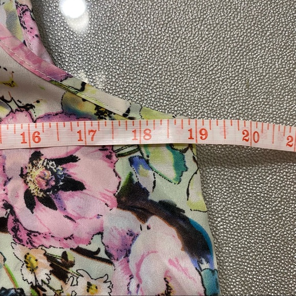 Love Tree Sleeveless Blouse - Picture 9 of 9